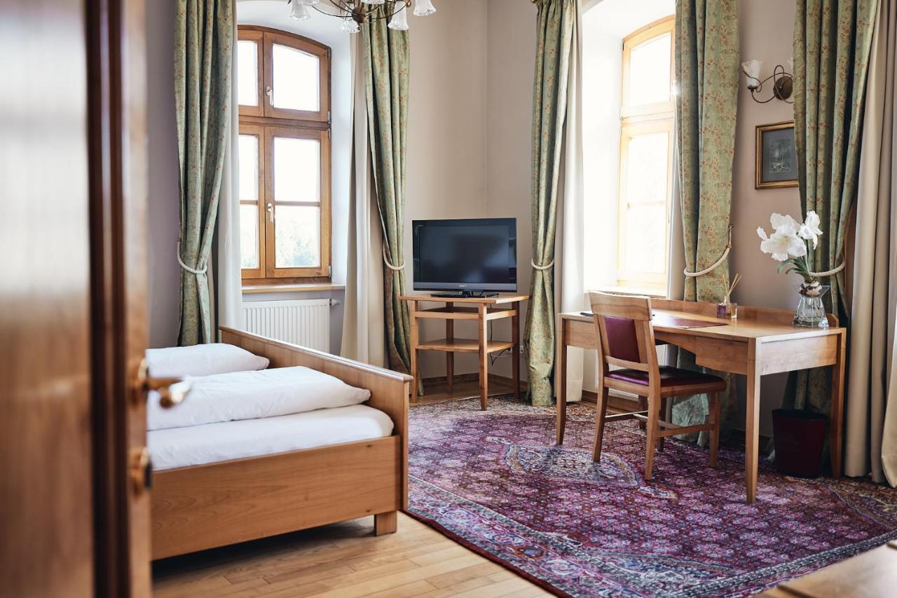 Hotel & Restaurant Waldschloss Passau Exteriör bild